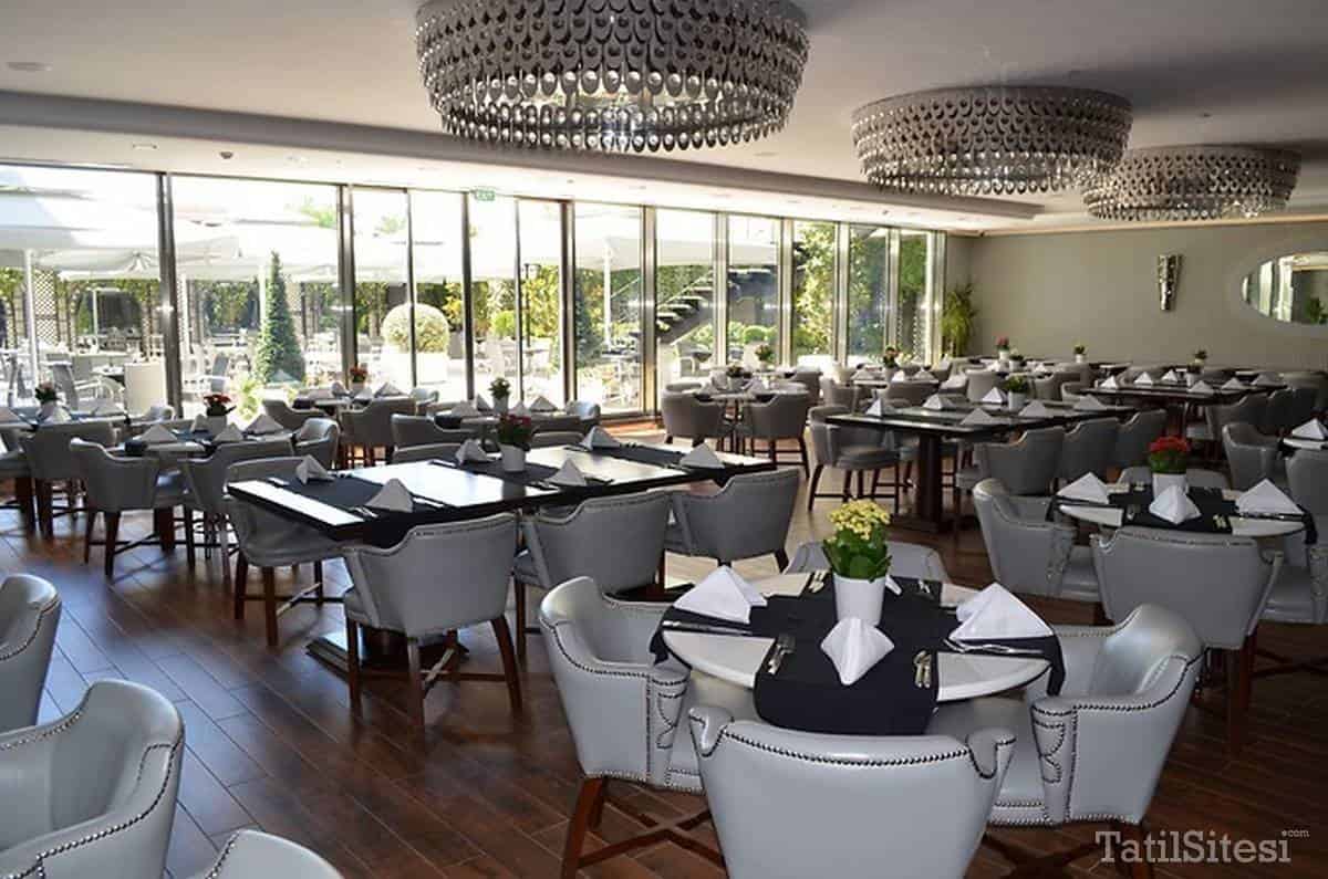 Wyndham Grand İstanbul Kalamış Marina Hotel